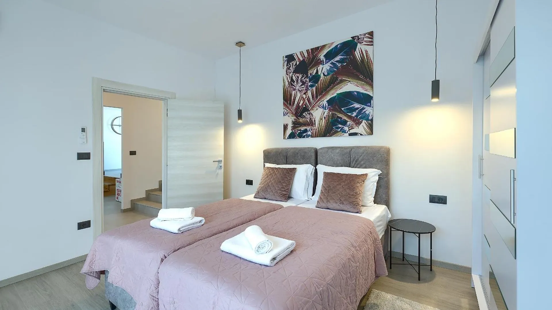 Villa Meri Near Pula For 6 People With Heated Pool & Only 500 M From Beach Stinjan
