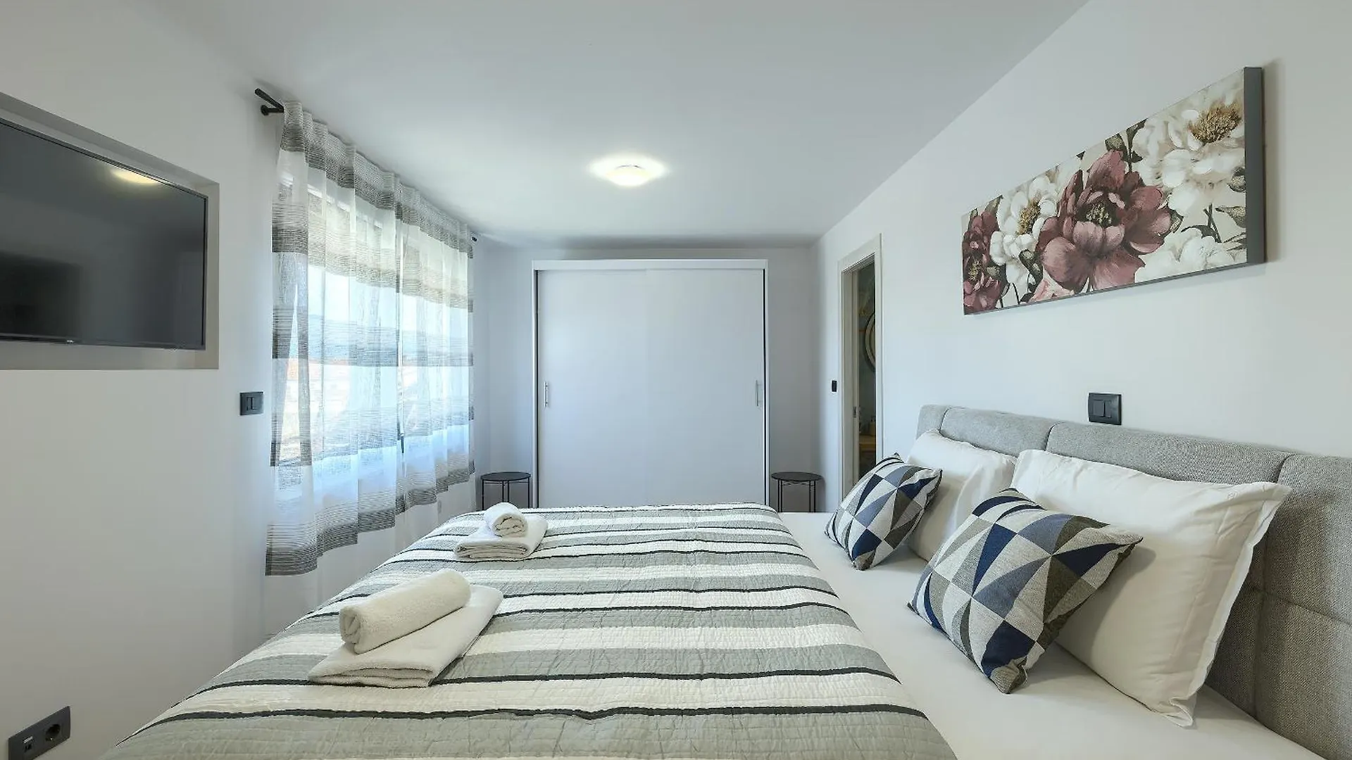 Villa Meri Near Pula For 6 People With Heated Pool & Only 500 M From Beach Stinjan