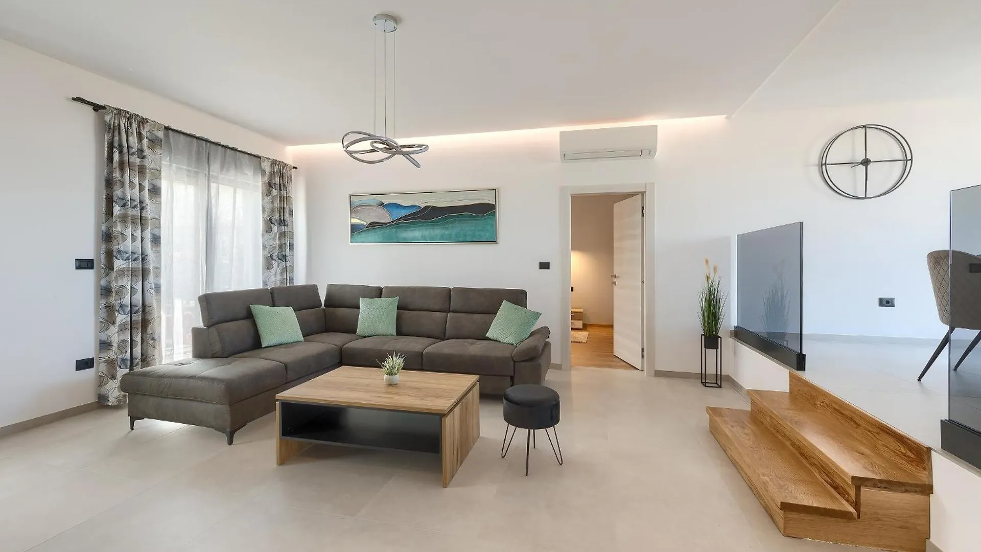 Villa Meri Near Pula For 6 People With Heated Pool & Only 500 M From Beach Stinjan