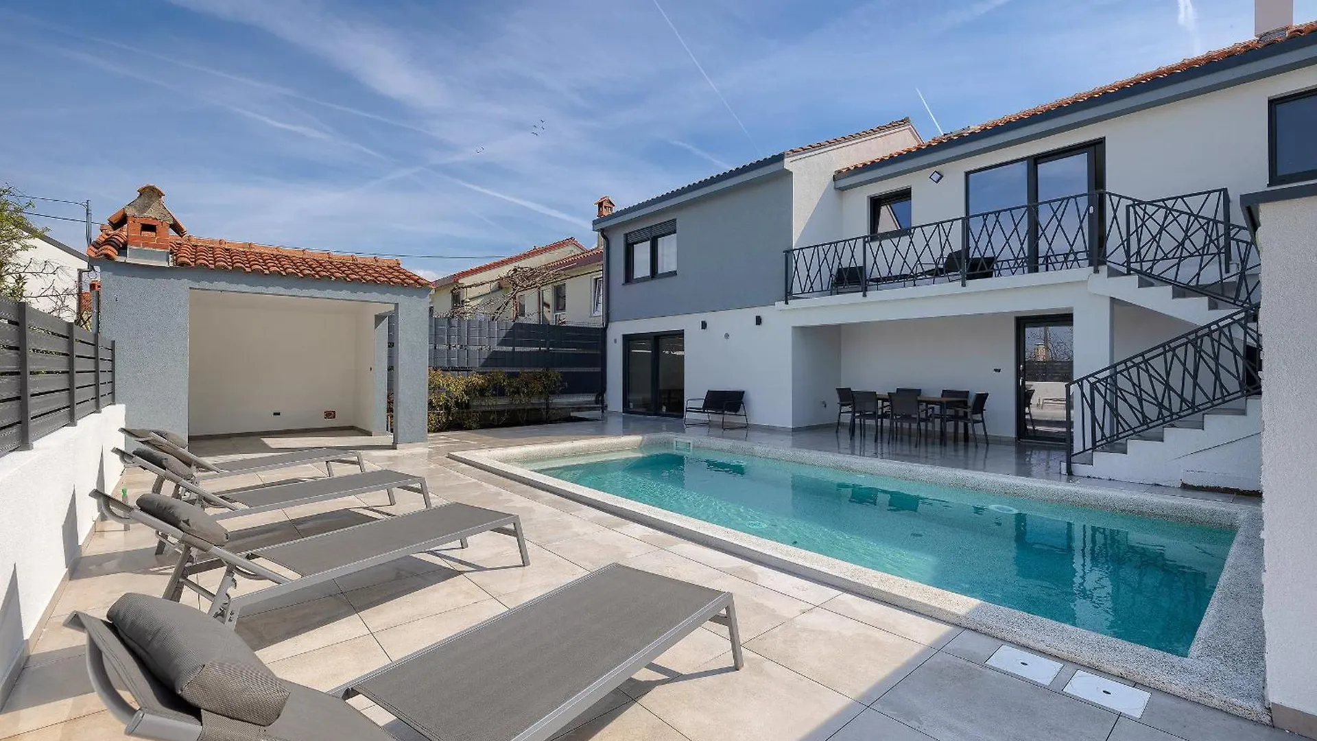 Villa Meri Near Pula For 6 People With Heated Pool & Only 500 M From Beach Stinjan