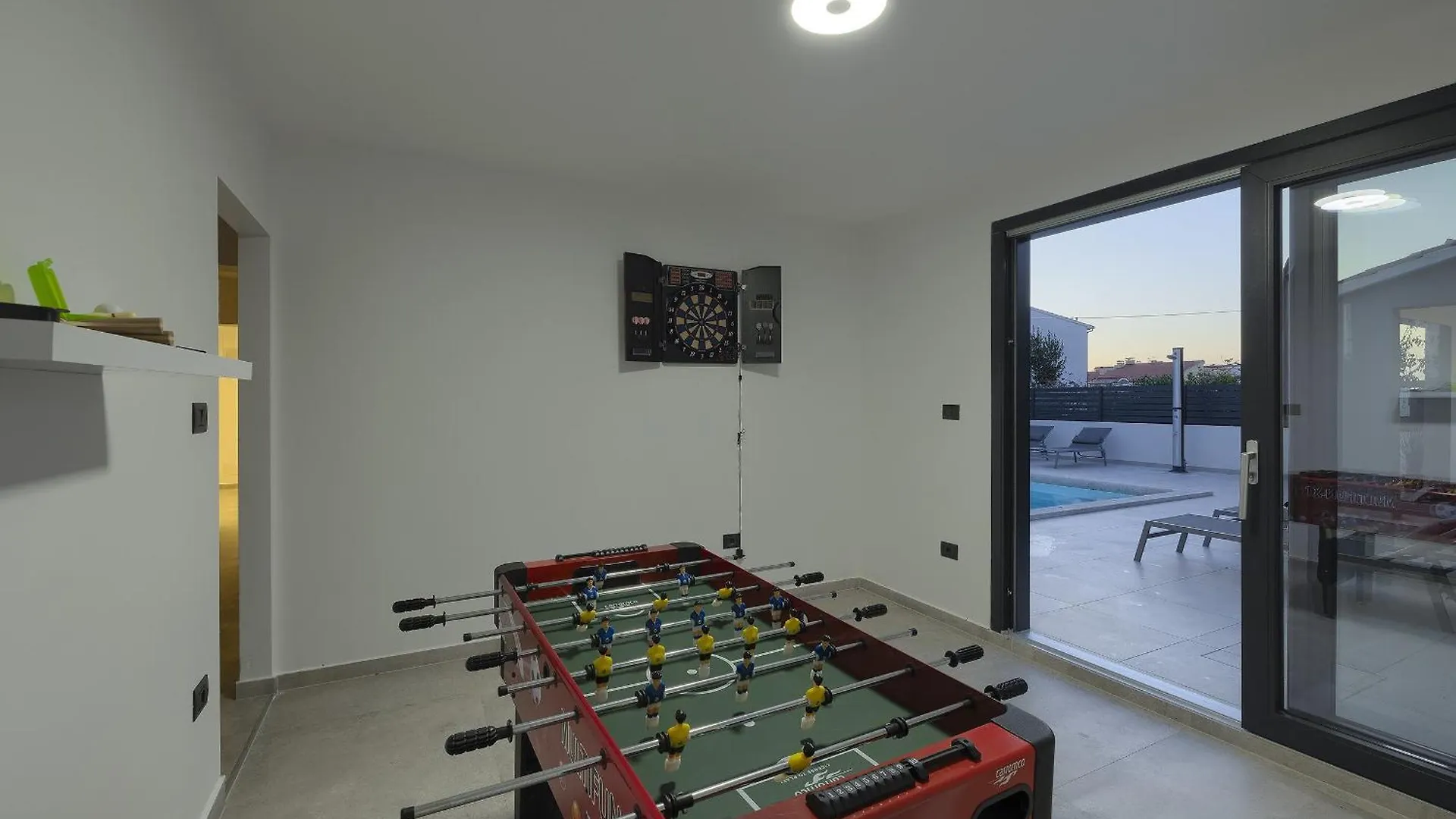 Villa Meri Near Pula For 6 People With Heated Pool & Only 500 M From Beach Stinjan