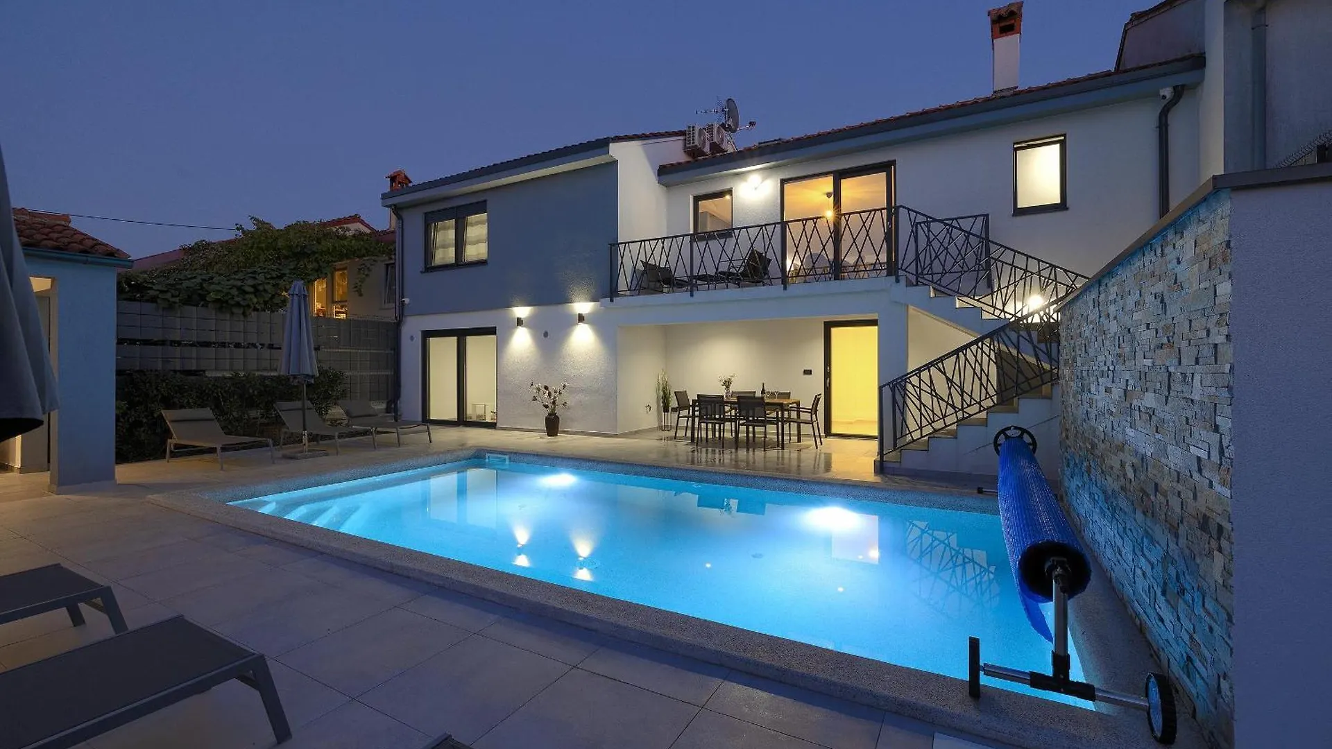 Villa Meri Near Pula For 6 People With Heated Pool & Only 500 M From Beach Stinjan