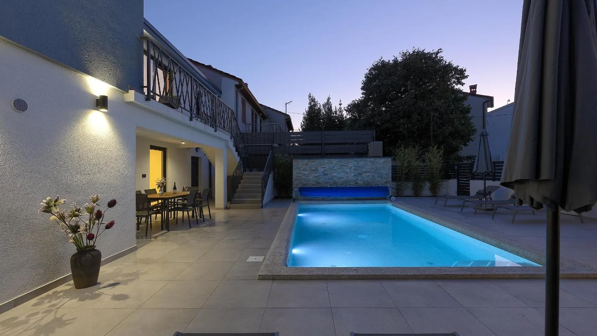 Villa Meri Near Pula For 6 People With Heated Pool & Only 500 M From Beach Stinjan Croatia